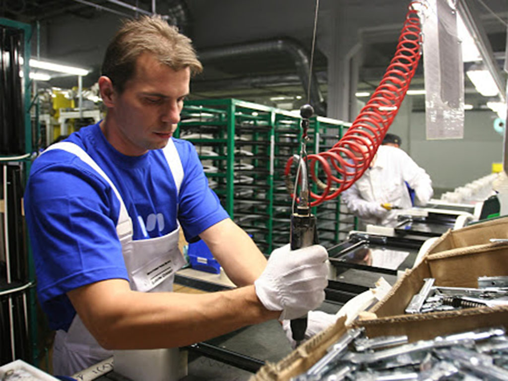 Artigiani-al-lavoro